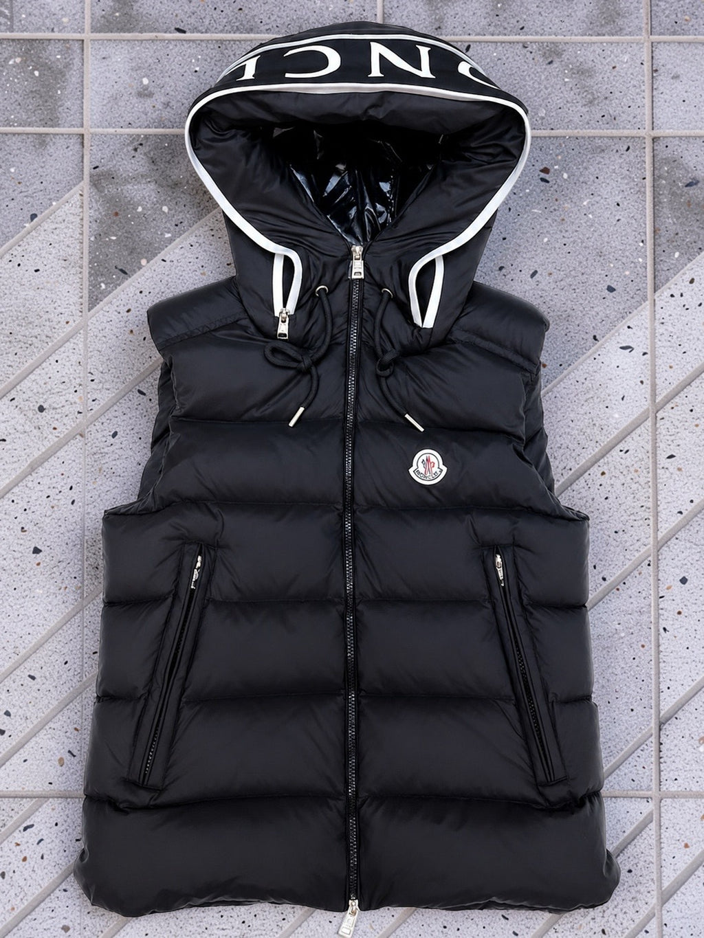 MONK / DUCK DOWN PUFFER HOODED VEST