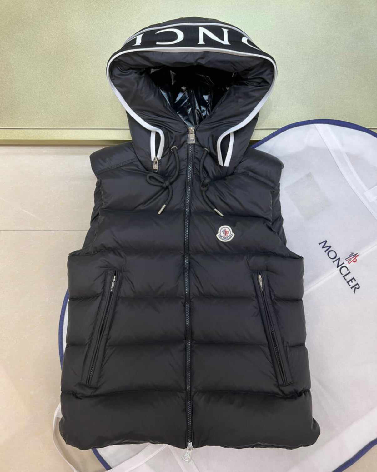 MONK HOODED VEST